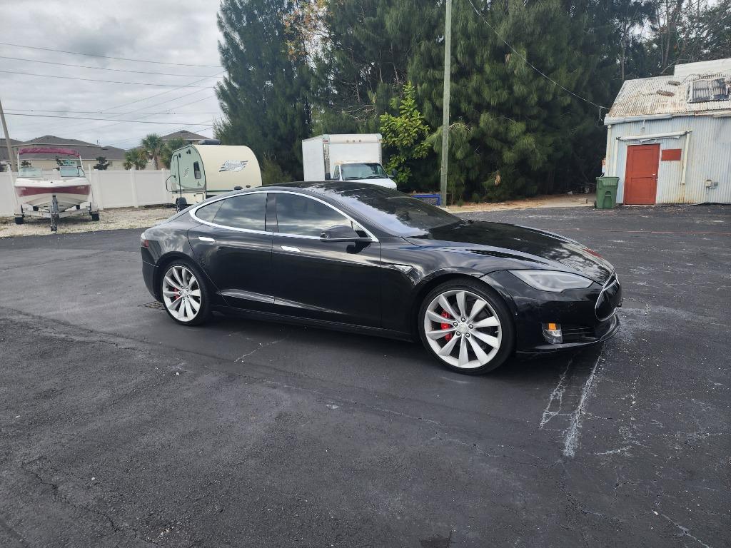 2014 Tesla Model S S's photo