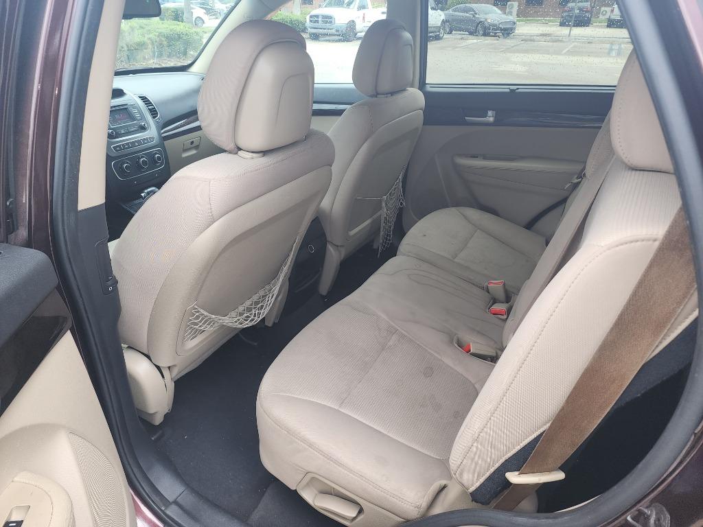 2015 Kia Sorento LX - Photo 11
